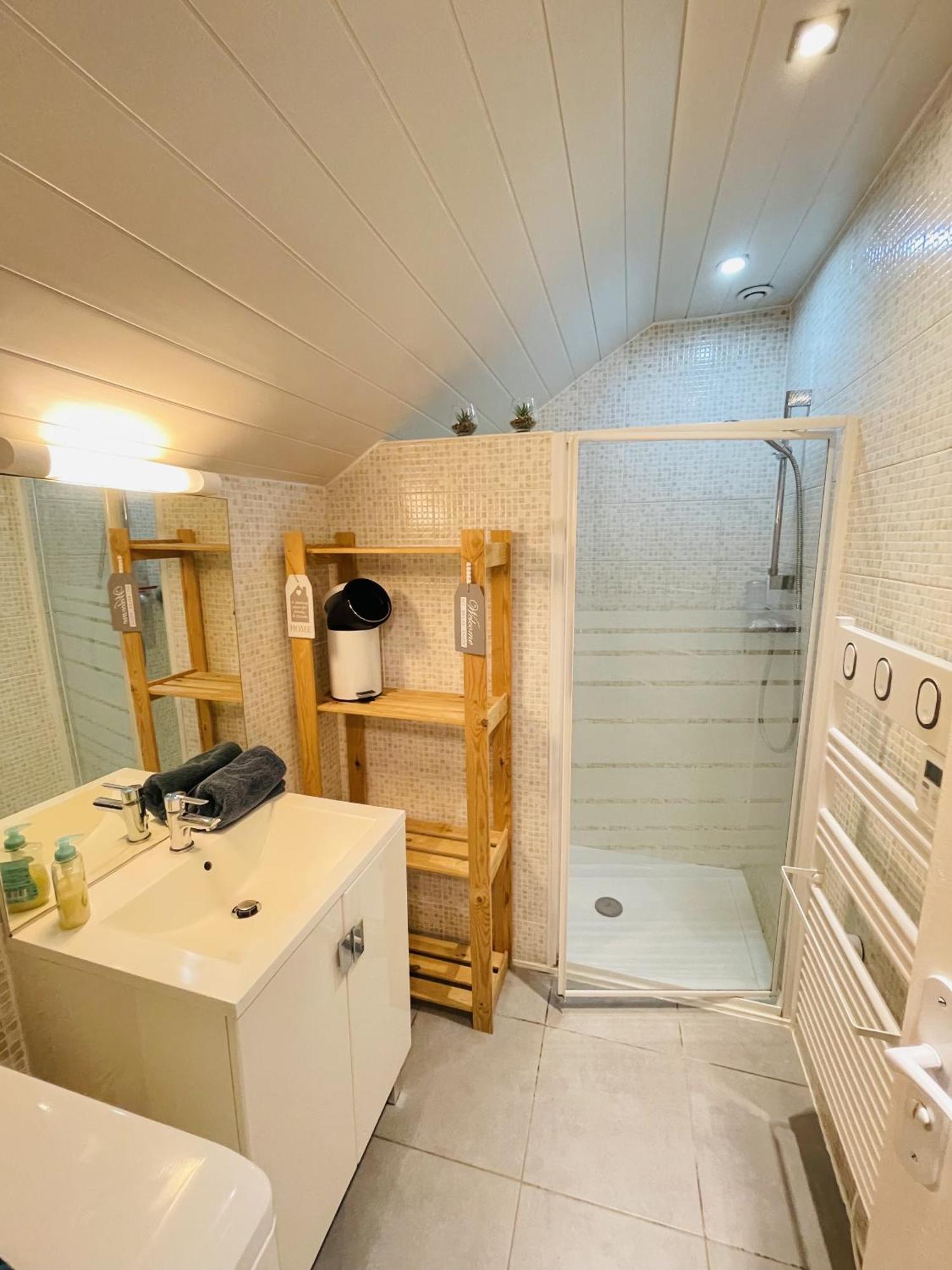 Le Lodge Spa Saint-Laurent-d'Andenay Eksteriør bilde